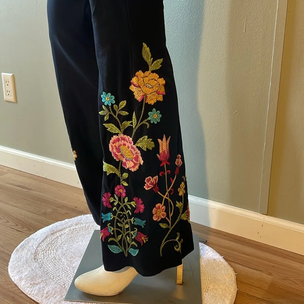 Jonny Was, legging pants, floral Embroidered,  Size S - Picture 6 of 10